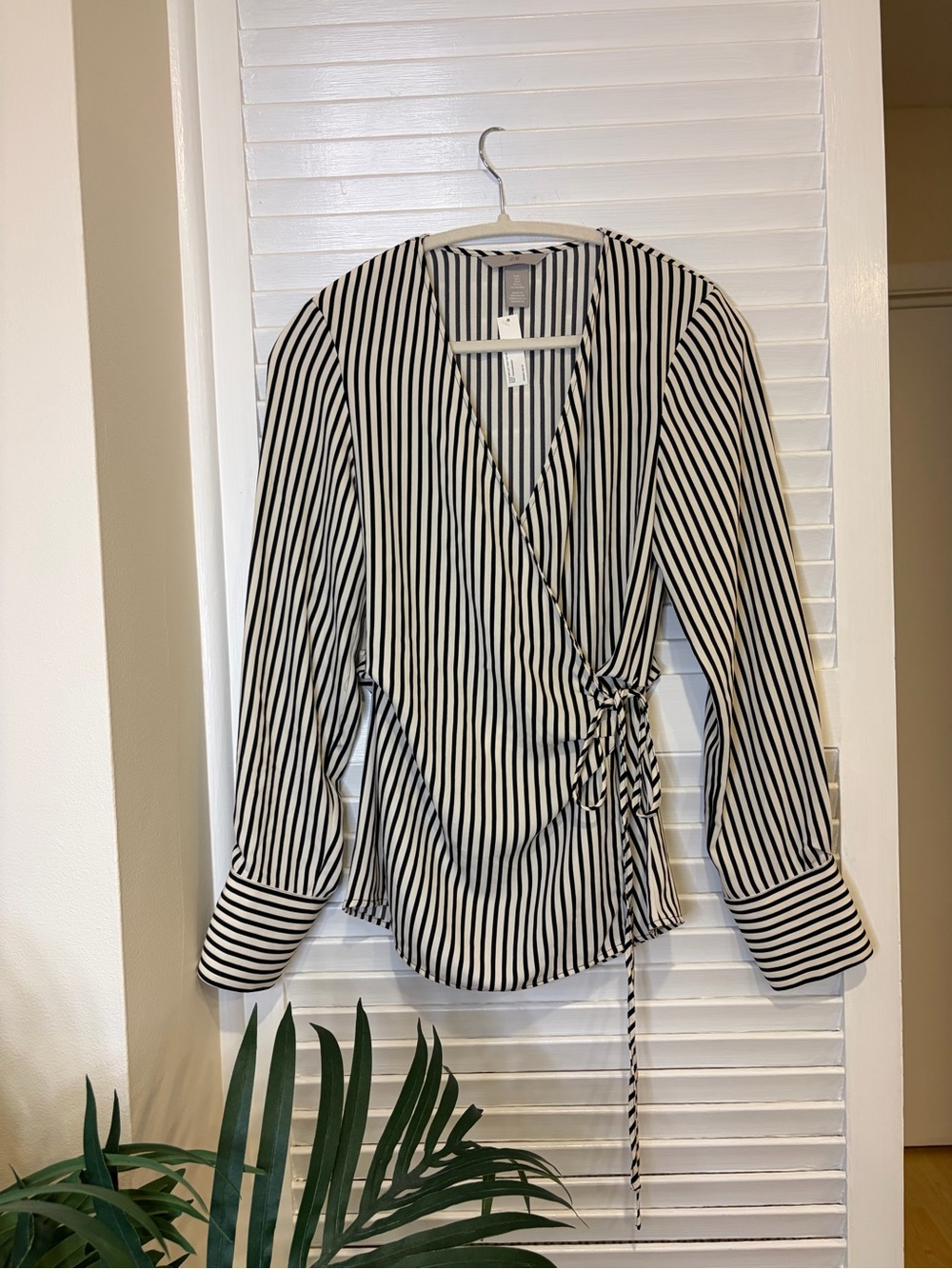 H&M Chic Workwear Black White Striped Wrap Tie Front Blouse Size S